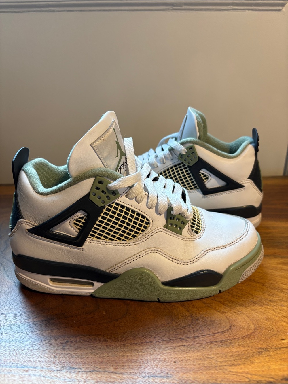 Jordan 4 Retro women’s 7